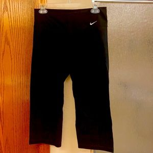 Women’s Nike Dry Fit Capri workout pants.